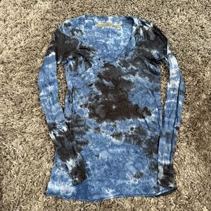 Enza Costa Tie-Dye V-Neck Long Sleeve Top in Blue/Black, Size XS